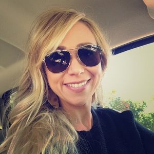 Meet your Posher, Jennifer